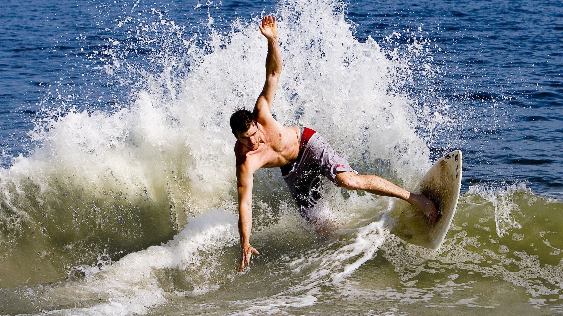 拜仁青年军表现亮眼未来可期，拜仁青训续约